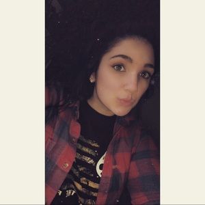 Meet your Posher, Alexis